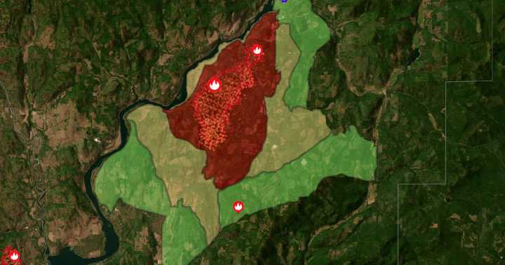Firefighters battling three lightning-caused wildfires burning near Northport, evacuations expanded