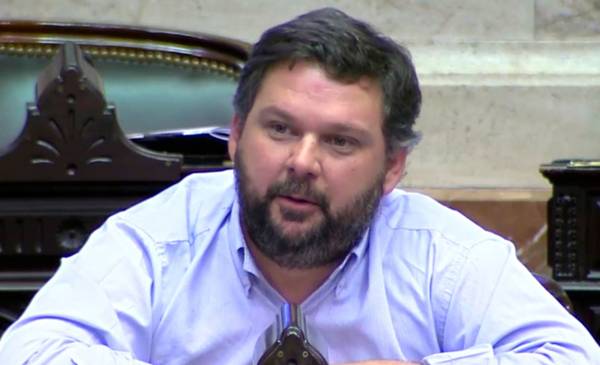 Exdiputado y médico acuerdan pagar $4 millones para evitar juicio por vacunación irregular