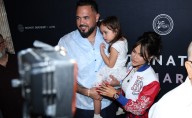 Natti Natasha sorprende en Premios Juventud al revelar el sexo de su segundo bebé