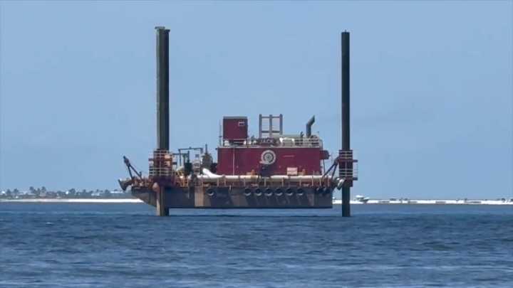 7 injured after 36-foot boat crashes into barge in water off Fort Myers