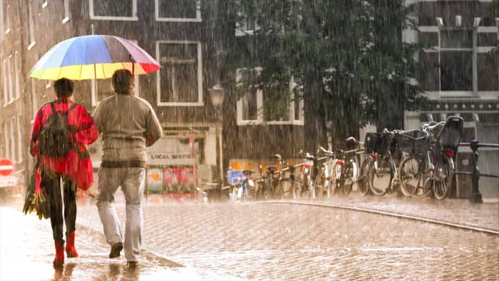 Valencia suspende las clases mañana en las pedanías del sur de la ciudad afectadas por la dana y en zonas inundables por lluvias