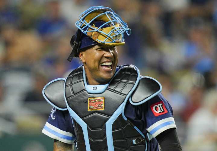 Royals unleash 27-hit barrage in 20-1 beatdown of Blue Jays