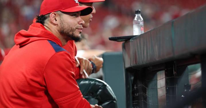 Willson Contreras' season comes to end with placement on injured list: Cardinals Extra