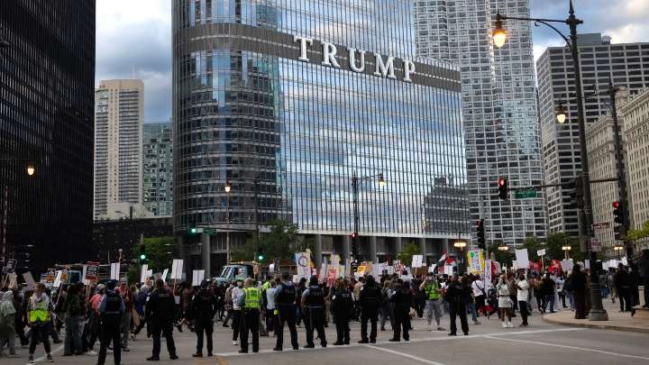 WATCH LIVE: Protesters gather in downtown Chicago against ICE