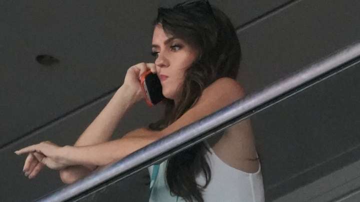 Jordon Hudson Fields Phone Call, Hangs W/ Randy Moss During Bill Belichick's UNC Debut