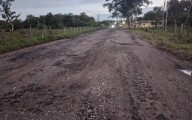 Exigen reparación de la calle principal en la parroquia Virgen del Valle de Tucupita