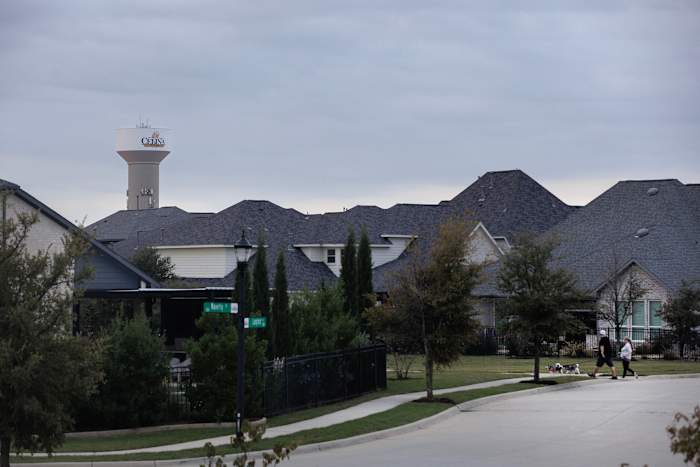 Proposal limiting Texas city, county property taxes loses steam
