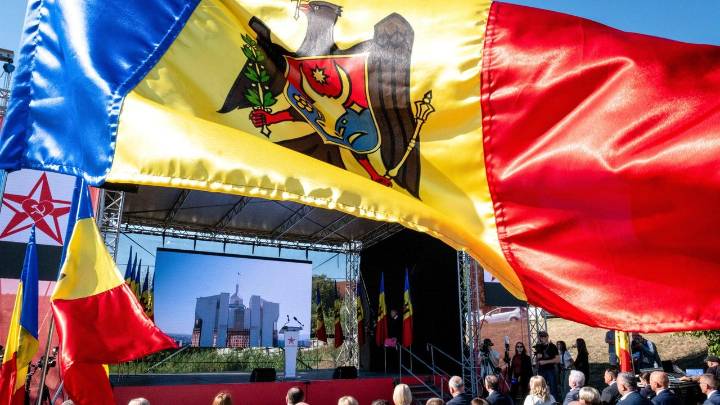 Moldavia lanza una macrooperación policial con registros masivos, a días de las elecciones