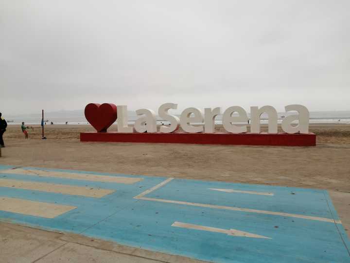 Repavimentarán vereda oriente de la Avenida del Mar en La Serena