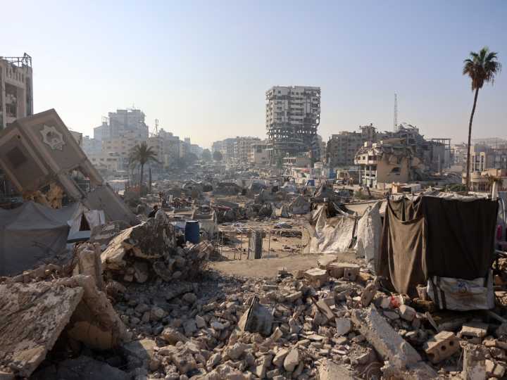 Qatar hosts Muslim leaders’ summit as Israel continues Gaza City demolition