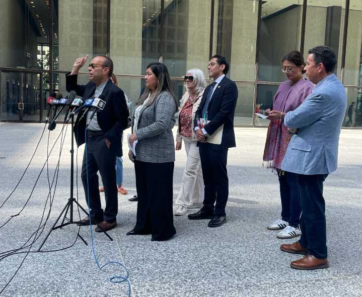 La iniciativa “No caigan en la trampa” promueve acciones pacíficas y solidarias ante operativos de ICE o la Guardia Nacional en Chicago