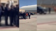 J .D. Vance traslada los restos de Charlie Kirk en el Air Force 2