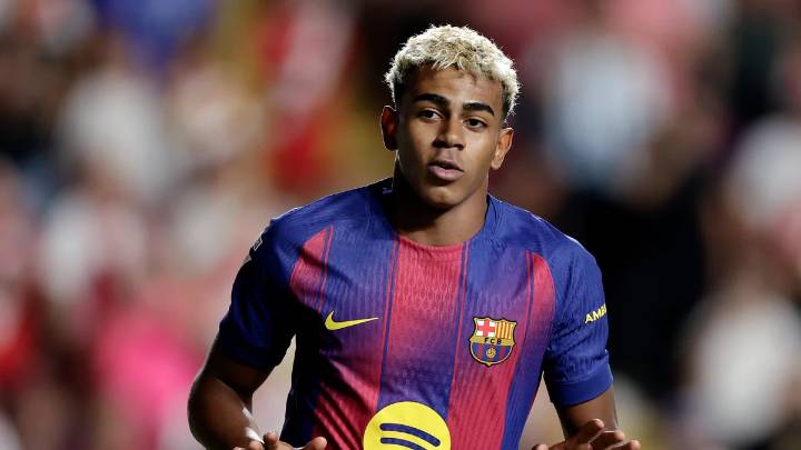 Lamine Yamal, fuera de una lista a la que vuelve De Jong