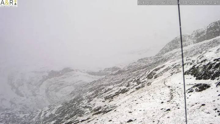 El Pirineo aragonés ya tiene nieve en sus cotas a más de 1.600 metros y roza los 0º grados