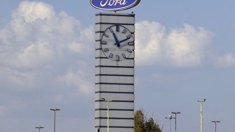 México llama a revisión a más de 8.000 vehículos marca Ford