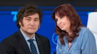 Cristina Kirchner volvió a cruzar a Javier Milei por el esquema cambiario: "¡Que olor a default!..."