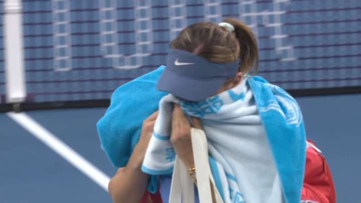 La dura imagen de la impotencia de Paula Badosa: Se retira entre lágrimas tras lesionarse una semana después de volver de otra