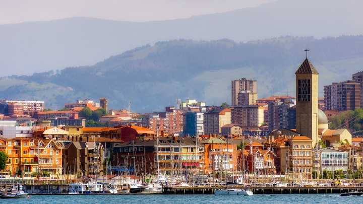 Desalojan una playa en Getxo por un artefacto