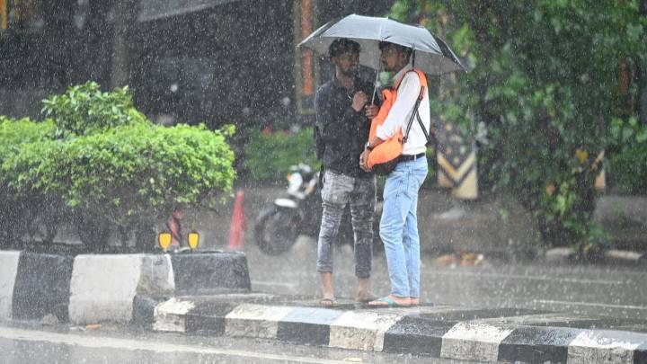 Mumbai weather updates: Heavy rainfall likely today, IMD issues orange alert