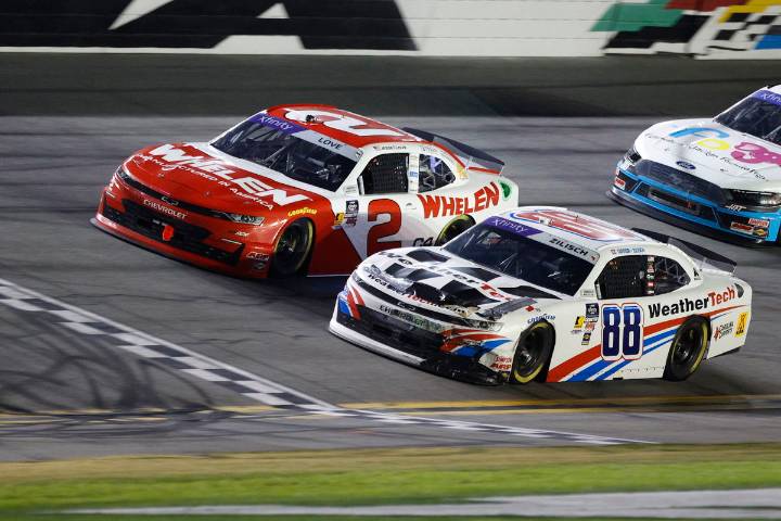 NASCAR Official Defends Himself Over Confusing Lawsuit Texts in Closed Door Team Meet – Report NASCAR executives addressed confusion over lawsuit-related text messages in a private meeting as reports 