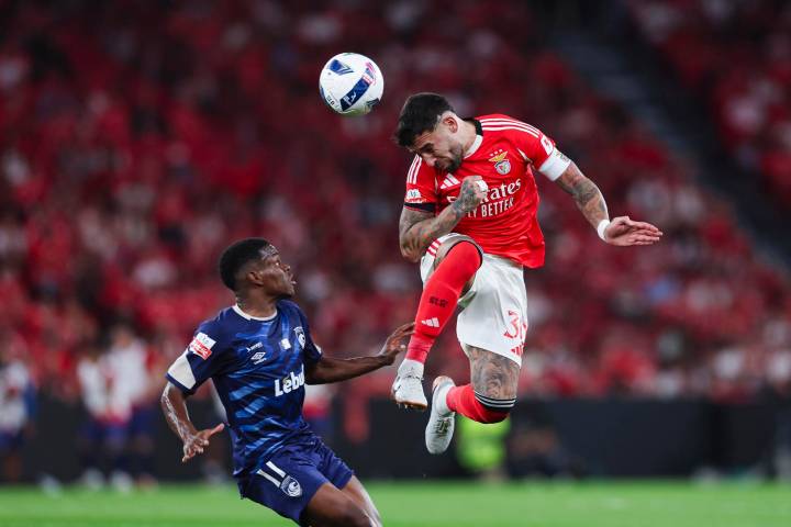 1-1. El Santa Clara empata en el descuento al Benfica