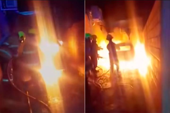 Un vehículo se incendió por completo en el patio de una vivienda
