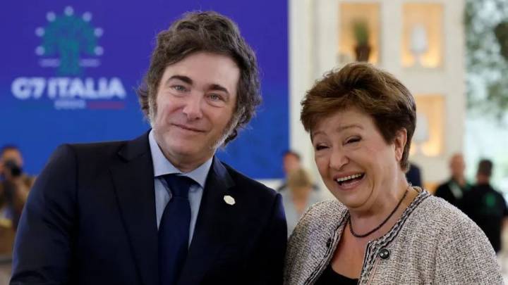 El gobierno se reúne con el FMI en medio de la crisis cambiaria