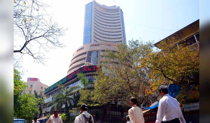 Sensex, Nifty slip as FII outflows and H-1B visa hike weigh on sentiment