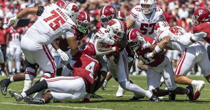 Wisconsin hamstrung by its uncharacteristic struggles in establishing a rushing attack