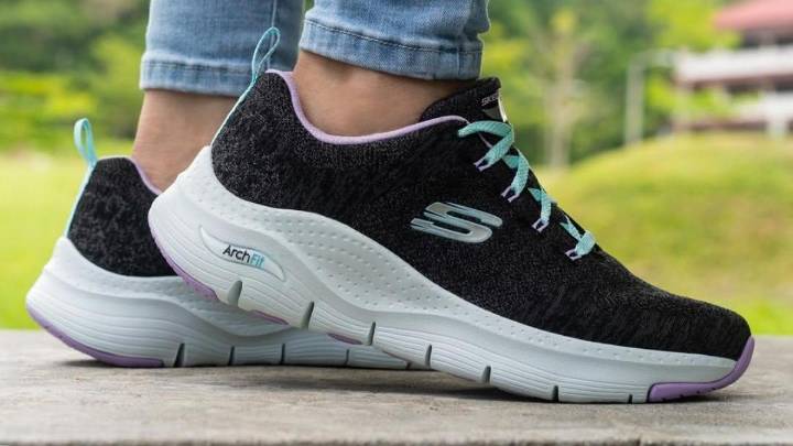 Skechers para mujer que puedes comprar en Amazon mucho más baratas que en la web oficial: hasta un 60% de descuento