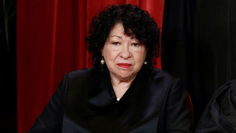 Justice Sotomayor concerned Americans cannot distinguish between presidents and kings