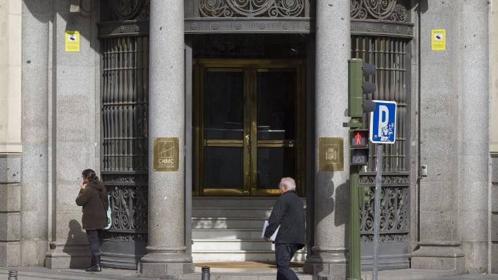 Competencia descarta grandes cambios en su propuesta de retribución a las redes eléctricas