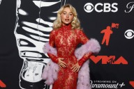 Sabrina Carpenter's Reaction to Winning VMA Goes Viral