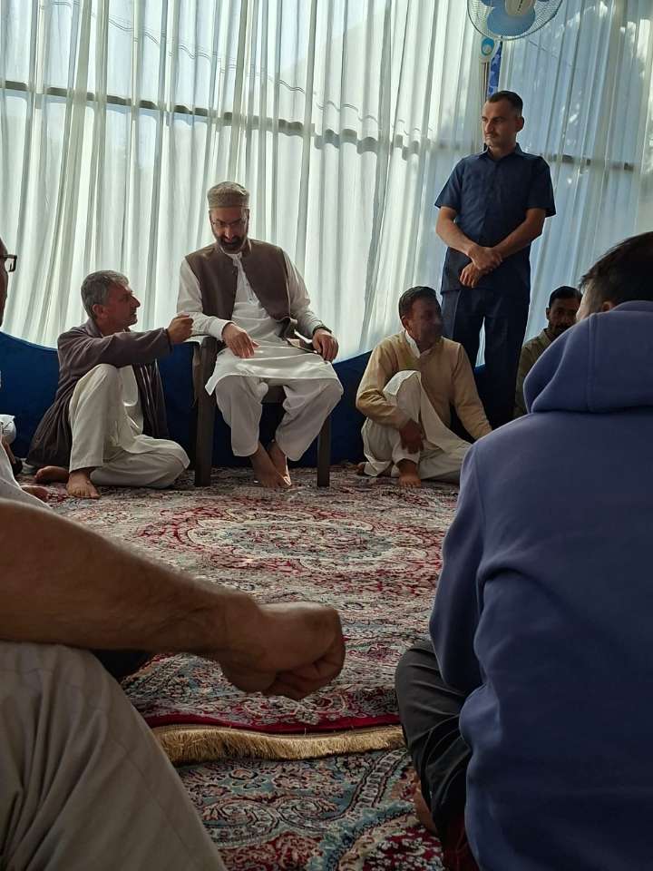 Mirwaiz Umar Farooq Visits Sopore for Condolence Meeting