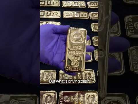 Why Investors Can’t Seem to Get Enough of Gold