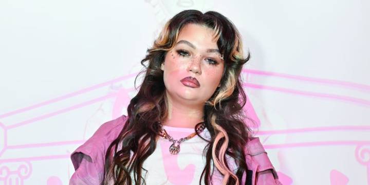 Lola Young Cancels ‘Everything for the Foreseeable Future’ After Passing Out on Stage: ‘I’m Going Away for a While’ 