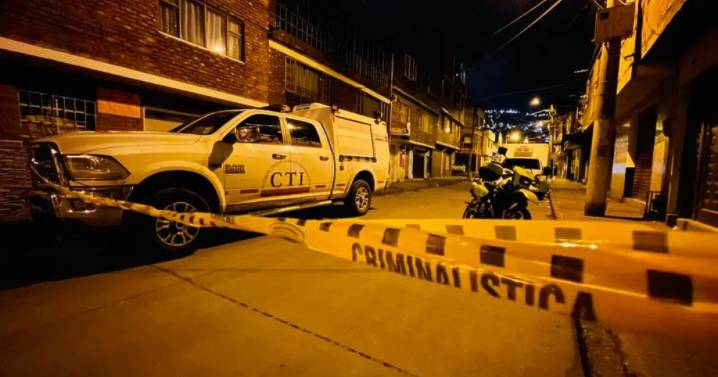 En una riña dentro de una residencia asesinaron a un hombre a puñaladas