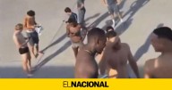 Surrealista imagen de Ansu Fati y el resto de jugadores del Mónaco: acaban en calzoncillos en el avión