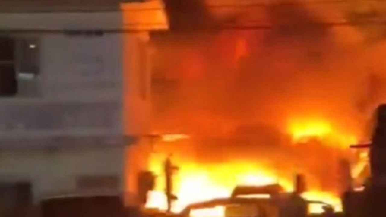 Incendios en Edomex: deshuesadero, capilla y palmera arden tras festejos patrios