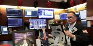 El impacto del fuerte respaldo de Trump: tendencia positiva para los bonos, dólar en baja y riesgo país que cayó otro 6 por ciento