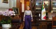 Con bordado artesanal nahua: Así es el vestido que Claudia Sheinbaum usó en el Grito de Independencia 2025