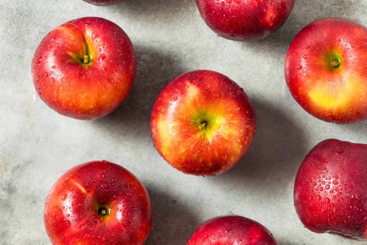 6 Apples That Can Help With Digestion, Blood Sugar, and More
