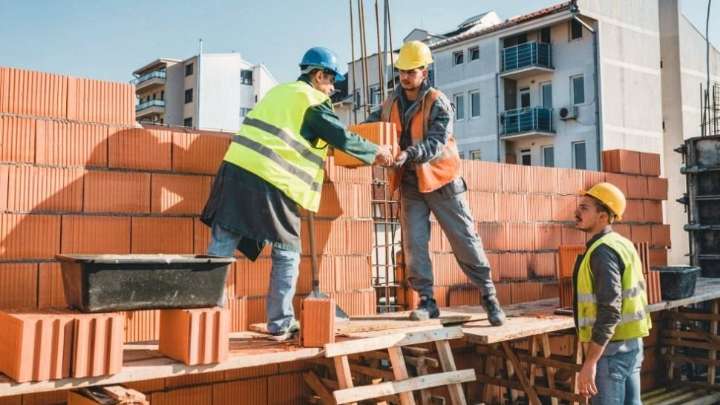 El empleo registrado en Argentina sufrió una caída de más de 200.000 puestos