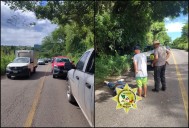 Motociclista derrapa y queda malherido en la Carretera Federal 200, a la altura de Las Lomas