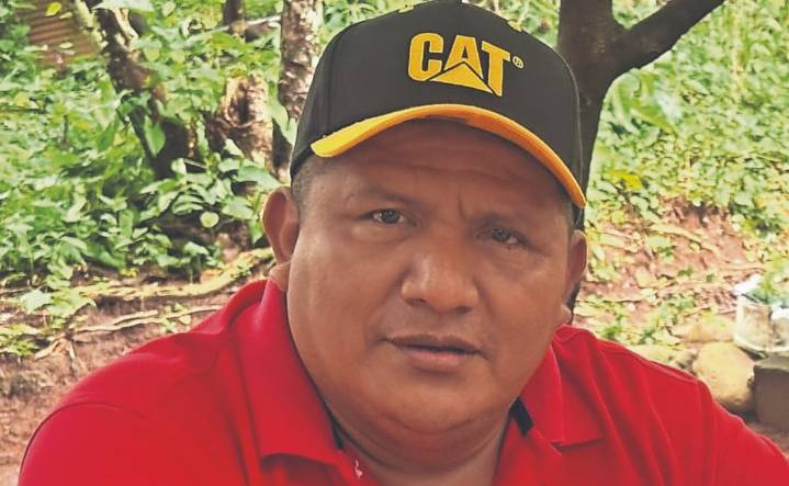 El pueblo afectado por lluvias, pero alcalde presume camioneta