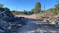 Vecinos de Los Hornos denuncian desidia e inseguridad: reclamo por basural histórico y robos