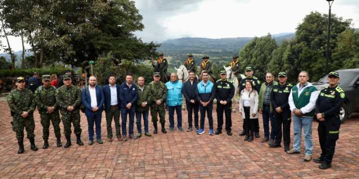 Refuerzan seguridad en la Sabana con 180 nuevos uniformados