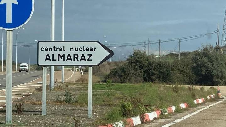 Iberdrola, Endesa y Naturgy congelan su cumbre sobre el futuro de la central nuclear de Almaraz hasta reunirse con Aagesen