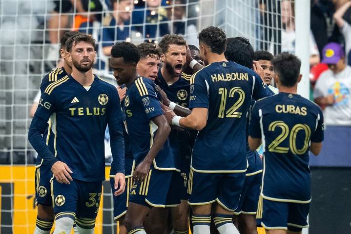 Muller scores hat trick, Whitecaps clinch playoffs with 7-0 rout of Union – Winnipeg Free Press