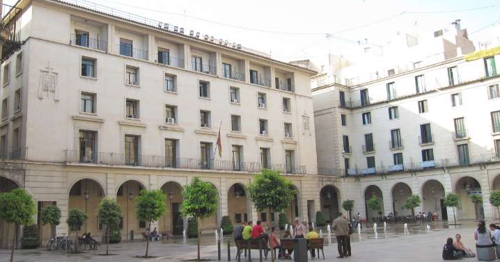 Un juez perdona todas las deudas a un hombre que llegó a vivir en la calle tras picar en una estafa por internet